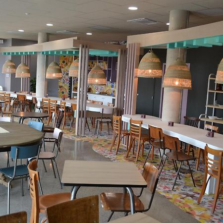 Greet Hotel Rennes Pace Exteriör bild